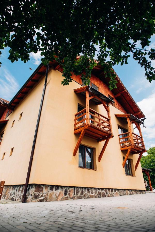 Iris 2 Bed and Breakfast Praid Exteriör bild