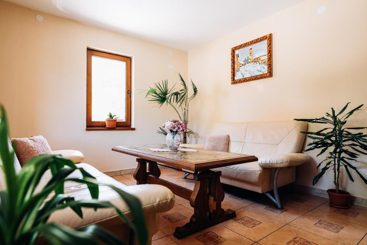 Iris 2 Bed and Breakfast Praid Exteriör bild